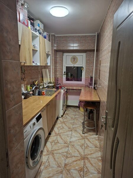 Gaesoniera  Aparatorii Patriei, la Universitataea Spiru Haret